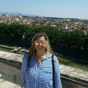 Meet your Posher, Claudia